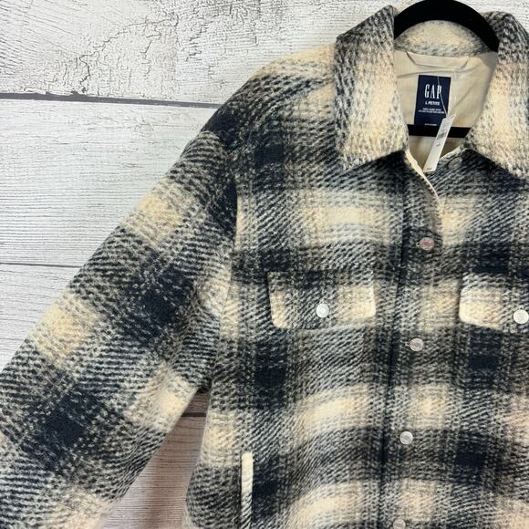 Gap Women's Black & Cream Plaid Wool Fuzzy Thick Shacket Size Large Petite - Picture 4 of 9